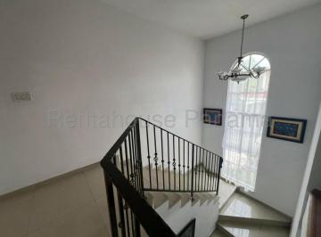Casa de 4 habitaciones, Panamá · Amplia Casa en Venta en Costa del Este