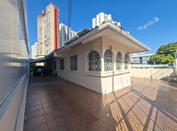 Casa · 300m² · 3 Recámaras · 14 Estacionamientos · Casa en Alquiler Parque Lefevre Uso Comercial o Residencial Cp
