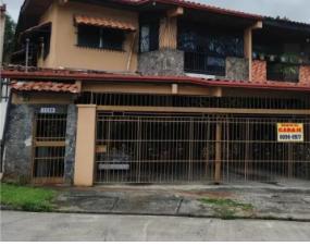 Casa · 300m² · 2 Recámaras · 2 Estacionamientos · Casa en Venta Urb. Dos Mares