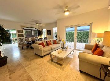 Casa de 4 habitaciones, Panamá · Venta de Casa en Costa Sur El Doral 421 m