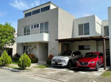 Casa de 3 habitaciones, Panamá · Vendo o Alquilo Casa en Costa Sur