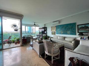 Apartamento · 237m² · 3 Recámaras · 2 Estacionamientos · Alquiler de Apartamento en Costa del Este - PH Titaniun