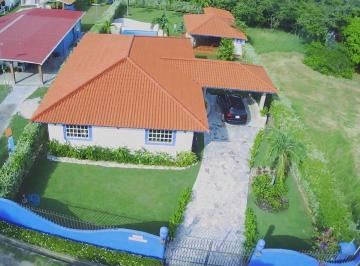 Casa · 180m² · 3 Recámaras · 3 Estacionamientos · Alquiler de Casa en Playa Coronado