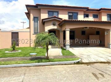 Casa de 3 habitaciones, Panamá · Vendo Casa en Versalles