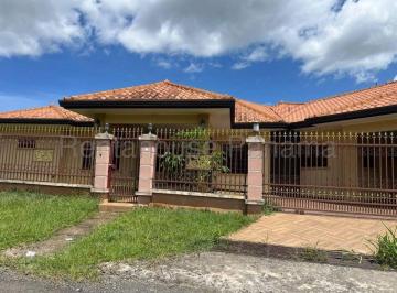 Casa de 5 habitaciones, Chitré · Vendo Casa en Chitré