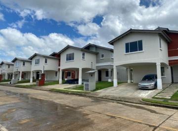 Casa de 3 habitaciones, Arraiján · Venta de Casa en Hato Montaña Arraijan