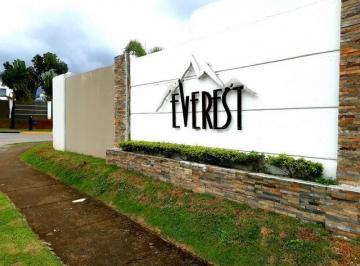 Casa · 153m² · 3 Recámaras · 2 Estacionamientos · Casa Amoblada en Alquiler PH Everest Brisas del Golf Panamá Mg