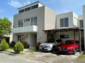 Casa de 3 habitaciones, Panamá · Casa en Alquiler en Costa Sur