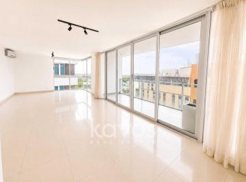 Apartamento · 208m² · 3 Recámaras · 2 Estacionamientos · Se Alquila Apartamento Linea Blanca | Costa del Este