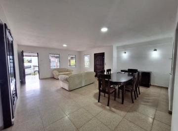 Casa · 500m² · 4 Recámaras · 4 Estacionamientos · Alquilo Casa en Betania Uso Residencial