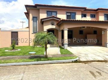 Casa de 3 habitaciones, Panamá · Venta de Casa con 215 m² en Versalles PH Versalles 24 - 5222sr