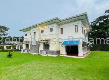 Casa de 4 habitaciones, Panamá · Venta de Casa en El Dorado