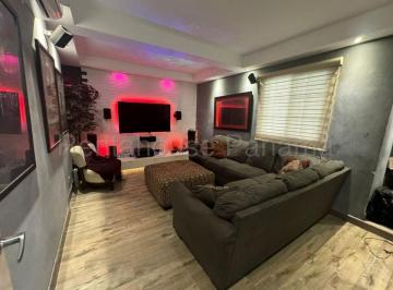 Casa de 3 habitaciones, Panamá · Venta de Casa Dúplex con Línea Blanca en Quintas de Versalles, Versalles | 312 m², 3 Rec.