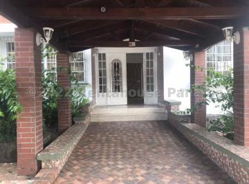 Casa de 8 habitaciones, Panamá · Venta de Casa en Betania