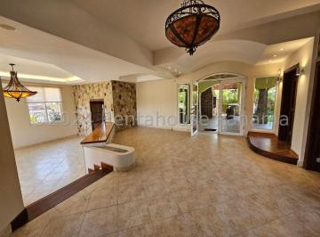 Casa de 4 habitaciones, Panamá · Casa en Altos del Golf en Venta