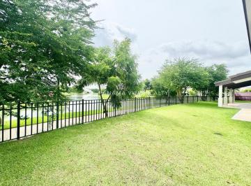 Casa · 520m² · 4 Recámaras · 4 Estacionamientos · The Woods Unifamiliar Vista Al Lago / Santa Maria / Re - Venta