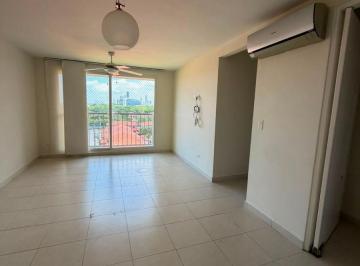 Apartamento de 3 habitaciones, Panamá · Oportunidad Única en Torres de Versalles $140,000