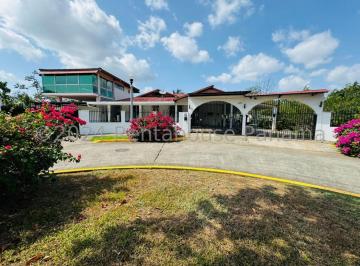 Casa de 3 habitaciones, Panamá · Venta de Casa en Diablo