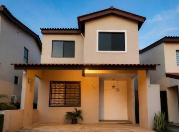 Casa · 145m² · 3 Recámaras · 2 Estacionamientos · Vendo o Alquilo Casa Cluster Los Pinos La Arboleda Chorrera Negociable