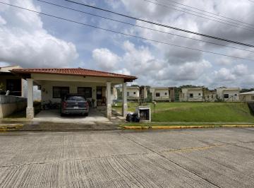Casa , Panamá · Casa con Amplio Patio en Alquiler - PH Vistas del Lago - Panamá Norte