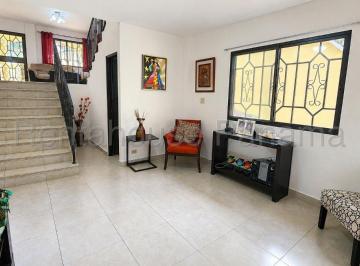 Casa de 3 habitaciones, Panamá · Venta de Exclusiva Casa con Línea Blanca en Ancon | 317 m², 3 Rec.