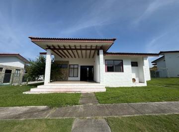 Casa · 234m² · 2 Recámaras · 2 Estacionamientos · Venta de Casa en Piedras Gordas Village, San Carlos