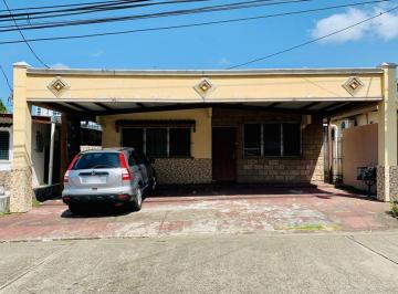 Casa de 11 habitaciones, Panamá · Venta de Casa en El Dorado
