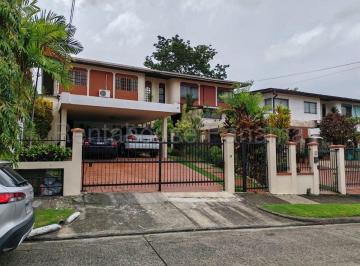 Casa de 3 habitaciones, Panamá · Venta de Casa en Betania