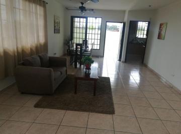 Casa de 5 habitaciones, San Miguelito · Casa en Brisas del Golf Terrazas en Venta