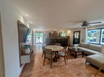 Casa de 3 habitaciones, Chame · Casa en Alquiler en Coronado – Amplio Terreno de 1,000 m²