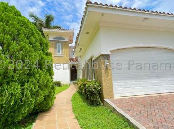 Casa de 3 habitaciones, Panamá · Venta de Amplia Casa en Cocoli 25*2351 Mfk