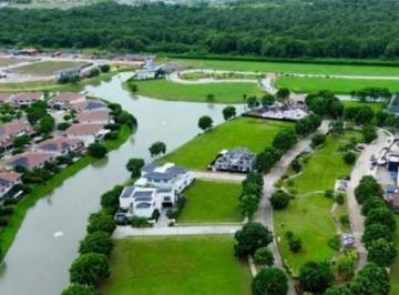 Terreno / Lote Venta · Terreno en Venta Península Estates, Santa María Golf & Country Club