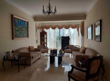 Apartamento de 3 habitaciones, Panamá · Venta de Apartamento en El Cangrejo 27lbr2050