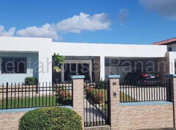 Casa de 4 habitaciones, Panamá · Venta de Casa en Betania