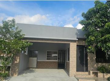 Casa · 150m² · 3 Recámaras · 2 Estacionamientos · Se Alquila Casa de 3 Rec. Villas del Bosque, Cerca del Aeropuerto