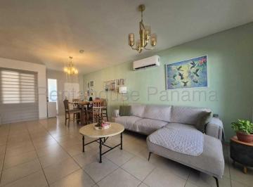 Casa de 3 habitaciones, San Miguelito · Casa en Brisas del Golf Aventura en Venta