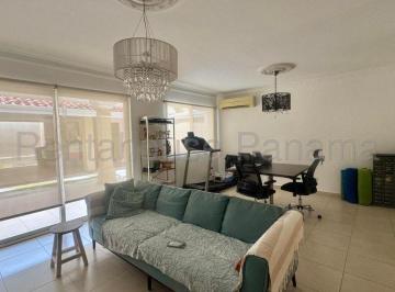 Casa de 3 habitaciones, San Miguelito · Casa en Brisas del Golf Villa Tivoli en Venta