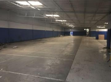 Bodega-Galpón-Depósito · 1450m² · 2 Estacionamientos · Alquilo Bodega El Dorado