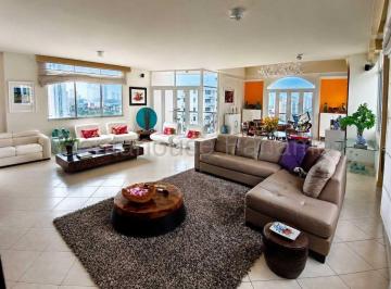Apartamento de 3 habitaciones, Panamá · Apartamento en Venta en El Carmen. 27 - 697.