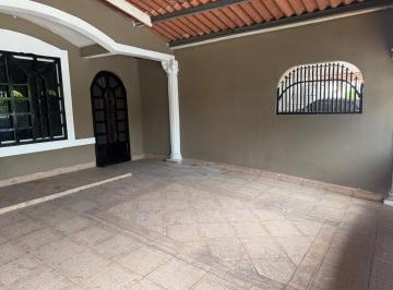 Casa · 200m² · 3 Recámaras · 2 Estacionamientos · Alquilo Casa en Don Bosco La Riviera