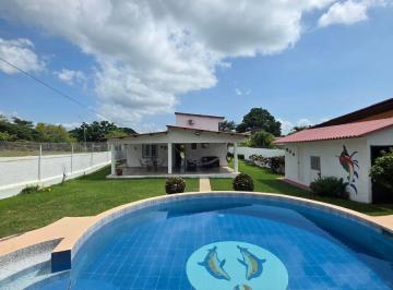 Casa de 3 habitaciones, San Carlos · Se Vende Casa de Playa en Costa Esmeralda