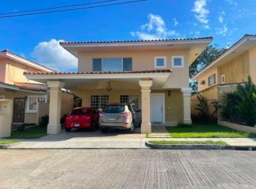 Casa de 3 habitaciones, San Miguelito · Casa en en Alquiler en Brisas del Golf con Garita de Seguridad 24/7