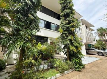 Casa de 4 habitaciones, Panamá · Casa Duplex en Venta en Punta Paitilla con Piscina Cubierta y Gimnasio