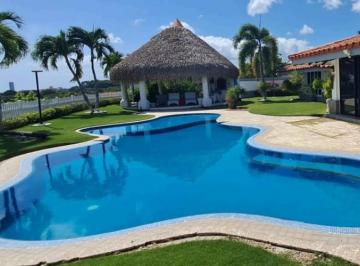 Apartamento · 369m² · 3 Recámaras · 2 Estacionamientos · Se Vende Hermosa Casa de Playa en Vista Mar
