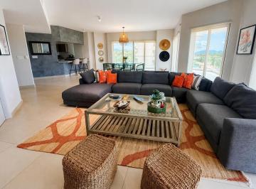 Apartamento · 306m² · 3 Recámaras · 2 Estacionamientos · Se Vende Apartamento de Playa Las Olas en Vista Mar