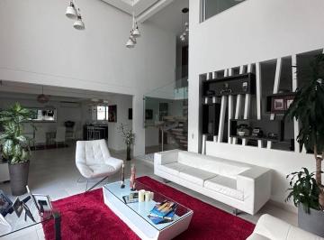 Casa · 615m² · 4 Recámaras · 3 Estacionamientos · Venta de Casa en PH Villa Sur, Costa Sur