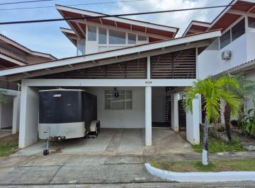 Casa · 210m² · 3 Recámaras · 2 Estacionamientos · Venta Casa Duplex Nueva Gorgona 210 m² Punta Paraiso Village