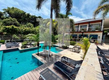 Apartamento · 225m² · 3 Recámaras · 2 Estacionamientos · Se Vende Apartamento de Playa en Punta Caelo