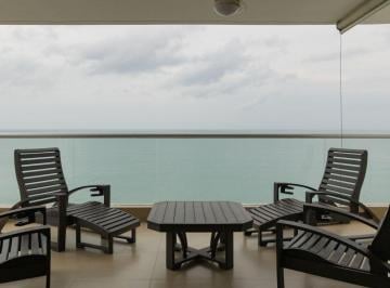 Apartamento de 3 habitaciones, Chame · Apartamento Frente Al Mar en Piso Alto en PH Biltmore, Gorgona