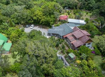 Casa de 4 habitaciones, Boquete · Propiedad en Volcancito en Venta - en Boquete con Vistas Al Volcán Barú - con Una Quebrada